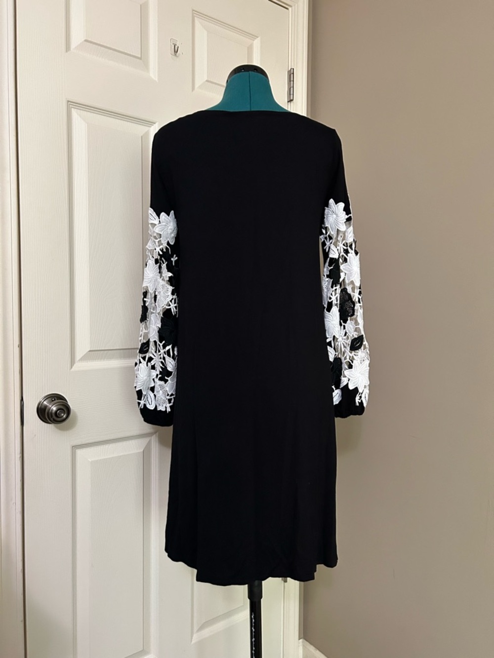 Spense Black Long floral Sleeve Swing Dress with White Floral Lace Sleeves - Picture 6 of 6